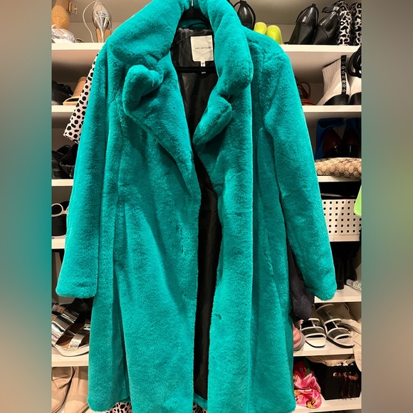 Teal faux fur coat; size Medium - Picture 4 of 4